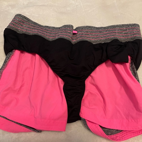 💞NWOT Women’s Swim Shorts Built in Panty💞 - Picture 4 of 6